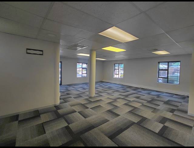388M² OFFICE TO LET IN FOURWAYS